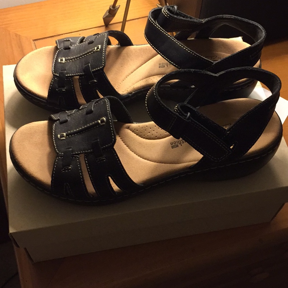 Clarks Delana Nila Black Leather Sandals